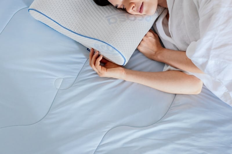 5 Reasons Why You Need a Cool Side Pillow | Ecosa Blog